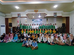 Berbagi Kebahagiaan, IPARI Kemenag Nganjuk Ajak Puluhan Anak Yatim Belanja Baju Lebaran