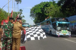 Pj Bupati dan Kemenag Nganjuk Lepas Keberangkatan 713 Calon Jemaah Haji Kota Angin