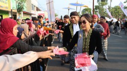 Kapolres Nganjuk Didampingi Ibu Anggun Muhammad Antusias mengikuti rangkaian Acara Boyong Noto Projo Kabupaten Nganjuk ke-144 