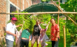 DPC PDI Perjuangan Nganjuk melaksanakan penyembelihan 2 Ekor sapi dan 6 Kambing.