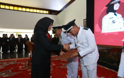 Bupati Banyuwangi serahkan SK perpanjangan jabatan 187 kades