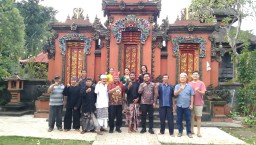 Marhaen-Trihandy Dapat Dukungan dari Umat Hindu di Pura Kertabuana Giri Wilis