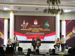 Masyarakat Keluhkan Akses Terbatas  Pada Debat Kedua Calon Wakil Bupati