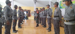Babinsa Ngetos Berikan Materi PBB Kepada Anggota Linmas Dalam Rangka Peningkatan Kedisiplinan