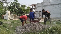 Motto Babinsa Koramil 0810/03 Loceret Selalu Membantu Kesulitan Warga Di Sekelilingnya