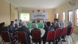 Babinsa Koramil 15 Rejoso Berikan Pembekalan Wasbang Kepada Peserta Latihan Kader Muda PAC IPNU-IPPNU