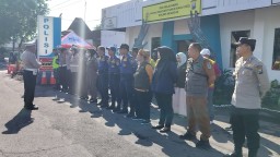 Ciptakan Kondisi Aman Anggota Koramil 0810/09 Ngronggot Laksanakan Pengamanan Nataru 2025