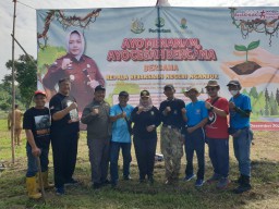 Menjaga Keberlangsungan Udara Air Bersih dan Mecegah Bencana, Komunitas Pecinta Sejarah, PWI, Kejari Nganjuk Hingga Warga Tanam 3.000 Pohon