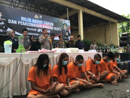 5 Orang Terlibat Jaringan Peredaran Narkoba di Nganjuk dan Kediri Diringkus Polisi, Dua di Antaranya Perempuan