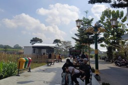 Tidak Usah Jauh Ke Yogyakarta di Kediri Ada Mirip Malioboro Yogyakarta Liburan Seru Bareng Keluarga di Taman Pinka Kediri