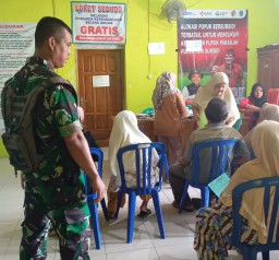 Babinsa Desa Kemaduh Koramil 0810/08 Baron Melaksanakan Pendampingan Posyandu Lansia Di Desa Binaan