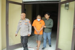 Ayah Tiri di Nganjuk Setubuhi Putri 10 Kali Saat Ibu Belanja Ke Pasar Pelaku Tertangkap