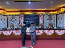 DPRD Nganjuk Menyerahkan 6 Raperda Inisiatif Kepada Pj Bupati Nganjuk