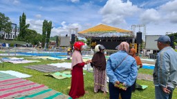 Warga Mulai Kapling Tempat Pengajian Gus Iqdam di Pacitan