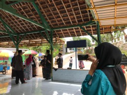 Makam Syekh Sulukhi Ramai Peziarah Menjelang Sya'ban