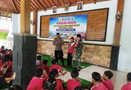Rentan Terjadi Bullying di Sekolah, Polisi Beri Pelajaran Sadar Hukum di SDN 1 Getas Tanjunganom
