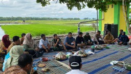 Dandim 0810/Nganjuk Dampingi Tim Kementan RI Berikan Bantuan IRPOM dan IRPIP
