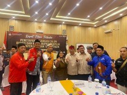 Penetapan Marhaen-Trihandy Sebagai Bupati Wakil Bupati Nganjuk Dihadiri Lawan Politik, Zuli