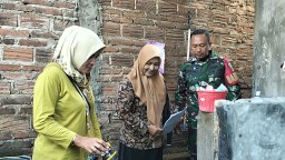 Babinsa Koramil 0810/03 Loceret Dampingi PSN Di Desa Godean Edukasi Warga Cegah DBD