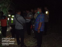 Geger! Mayat Tanpa Identitas Ditemukan Warga Nyangkut di Pohon Bambu Tepi Sungai Prambon
