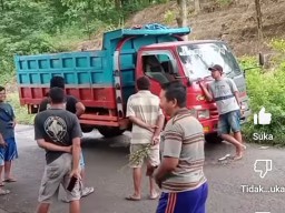 Demo Armada Pengangkut Galian C di Loceret, Pengelola Tambang Sudah Bekerjasama Dengan Baik Dengan Sopir
