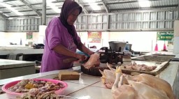 Jelang Ramadan, Harga Daging Ayam dan Telur di Nganjuk Naik Signifikan