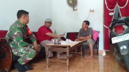 Pererat Hubungan TNI dan Rakyat, Babinsa Laksanakan Komsos Dengan Masyarakat