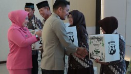Polres Nganjuk Bagikan 1.618 Paket Parcel Lebaran untuk Anggota dan Pihak Terkait