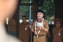 Pimpin Apel Perdana Di Halaman Pemkab Mojokerto, Gus Barra Sampaikan 4 Sektor Pembangunan Prioritas