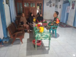 Hari Raya Idul Fitri Momen Babinsa Koramil Bagor Pererat Silaturahmi Dengan Warganya