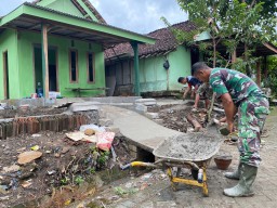 Sasaran RTLH Tim Satgas 124 Kodim 0810/Nganjuk Mulai Finishing.
