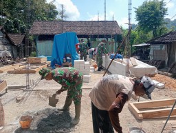 RTLH || Panas Terik Matahari Temani Team Satgas TMMD 124 Agar Selesai Tepat Waktu