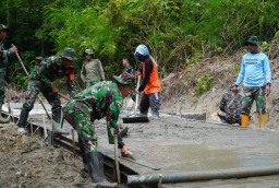 Semangat Babinsa wujudkan kesejahteraan masyarakat melalui TMMD