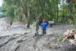 Danramil Lengkong Selalu Siap Sedia Di Lokasi TMMD 124 Kodim Nganjuk