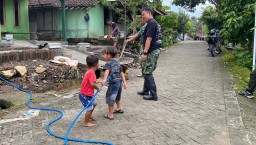 Riang Gembira Anak Anak Bermain Dilokasi TMMD Ke 124