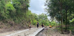 Tak Sekadar Bangun Jalan, TMMD 124 Kodim Nganjuk Bangun Masa Depan Anak Sumbermiri