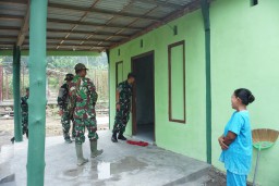 Dandim Nganjuk Cek Kualitas Rehab RTLH Program TMMD 124 Kodim Nganjuk