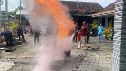 Warga Bisa Menangani Api Berkat TMMD Ke 124