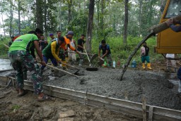 Sepekan Jelang Penutupan TMMD, Semangat Anggota Satgas Makin Bergelora.