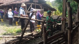 Pelayanan Kesehatan Hewan Ternak Oleh Tim Satgas TMMD 124 Kodim Nganjuk.