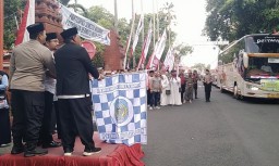 Bupati Marhaen Kirim 383 Jamaah dan Petugas Haji Tanpa Penundaan, Bukti Komitmen Pelayanan Prima!