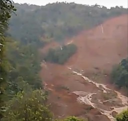 Longsor di Kepel Ngetos Semaki Meluas, Sungai Sempat Tersumbat