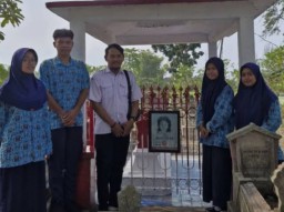 Kisah Marsinah Akan Jadi Kurikulum Sejarah Lokal, Ziarah Tahunan Wajib Untuk Siswa di Sekolahnya Dulu