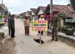 Jembatan Ngluyu Ambrol Akses Warga Terputus, Distribusi Terhambat