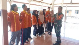 Babinsa Memberikan motivasi Kepada Karang Taruna Di Desa Binaan