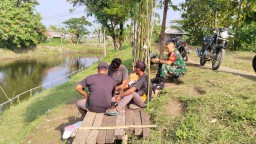 Mewujudkan Keakraban, Babinsa Komsos Dengan Warga Binaan