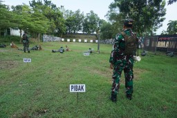 Asah Kemampuan Prajurit, Kodim Nganjuk Gelar Latihan Menembak Senjata Ringan.