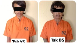 Terekam CCTV Dua Pencuri Motor Gasak Yamaha V80 dengan Becak Motor