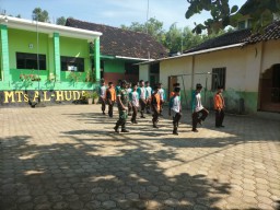 Babinsa Desa Mojo Duwur Berikan Materi Pbb Dan Wawasan Kebangsaan Di Mts Al-Huda