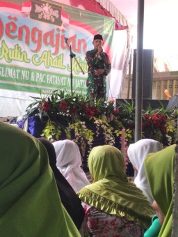 Babinsa Koramil 0810/19 Jatikalen Hadiri Pengajian Rutin Fatayat Nahdlatul Ulama